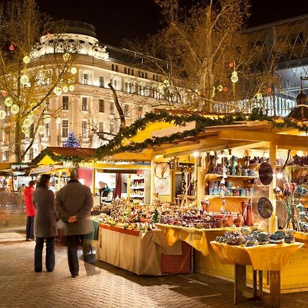 Central Budapest Vadasz Street ภายนอก รูปภาพ