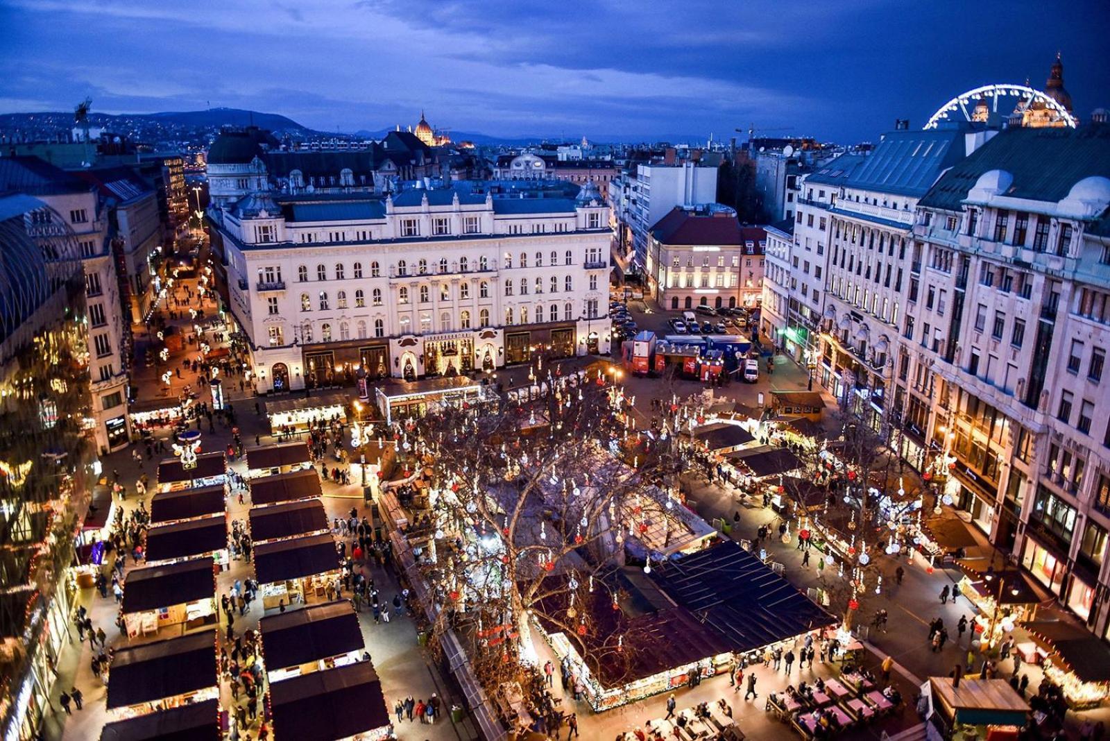 Central Budapest Vadasz Street ภายนอก รูปภาพ